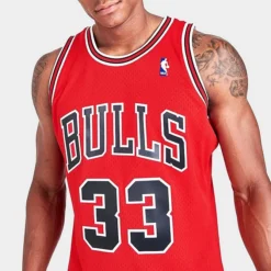 Men's Mitchell & Ness Chicago Bulls NBA Scottie Pippen Swingman Jersey Black/Red - 18153CBU CBU 10 Men's Mitchell & Ness Chicago Bulls NBA Scottie Pippen Swingman Jersey Black/Red - 18153CBU CBU -Sports Fashion 18153CBU CBU M5