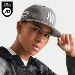 New Era New York Yankees MLB Washed 9FIFTY Snapback Hat Washed Black/Black/White - 60422426 001