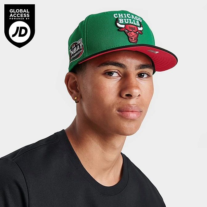 New Era Chicago Bulls NBA 2 Tone 9FIFTY Snapback Hat Green/Red/Black/White - 60422435 300 1 New Era Chicago Bulls NBA 2 Tone 9FIFTY Snapback Hat Green/Red/Black/White - 60422435 300
