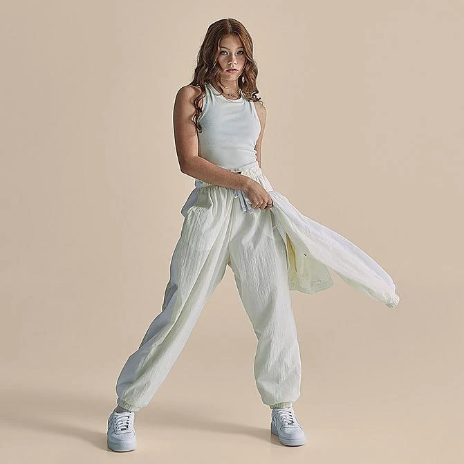 Girls' Nike Sportswear Woven Jogger Pants Coconut Milk/White/White - FB1269 113 1 Girls' Nike Sportswear Woven Jogger Pants Coconut Milk/White/White - FB1269 113