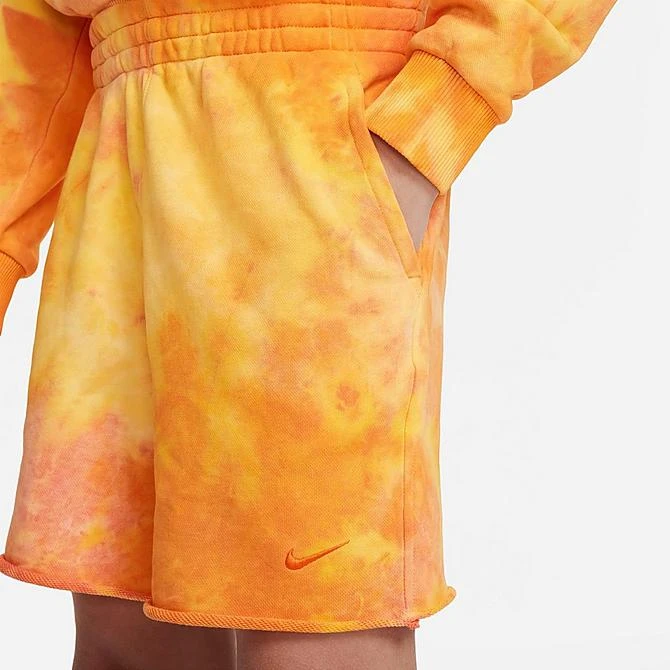 Kids' Nike Sportswear Tie-Dye Wash Club Fleece Shorts Vivid Orange/Safety Orange - FB1337 836 4 Kids' Nike Sportswear Tie-Dye Wash Club Fleece Shorts Vivid Orange/Safety Orange - FB1337 836 - Image 4
