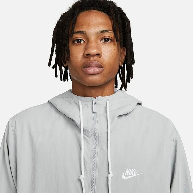 Men's Nike Club Futura Logo Full-Zip Woven Jacket Light Smoke Grey/White - FB7397 077 4 Men's Nike Club Futura Logo Full-Zip Woven Jacket Light Smoke Grey/White - FB7397 077 - Image 4